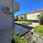Apartment Lina
